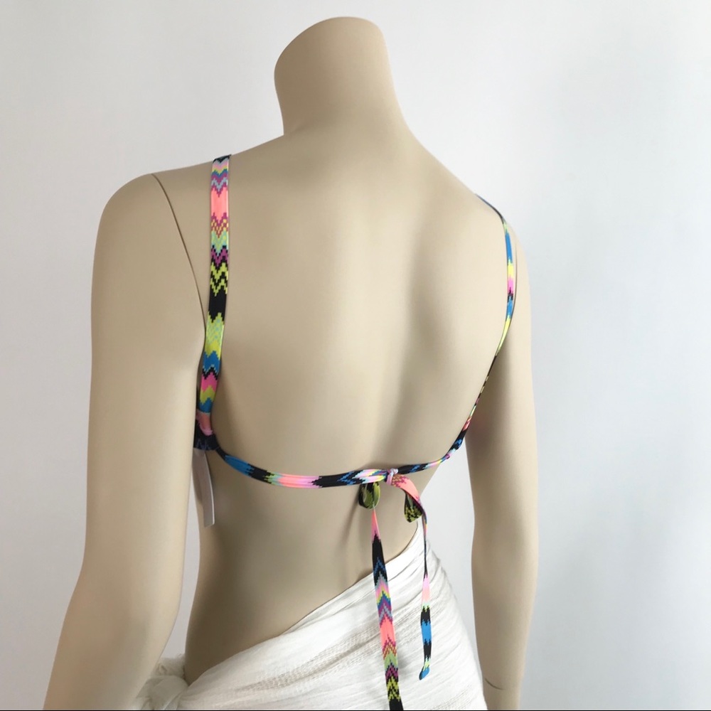 PilyQ Scallop Edge Zig Zag High Neck Bikini Top - Picture 4 of 8